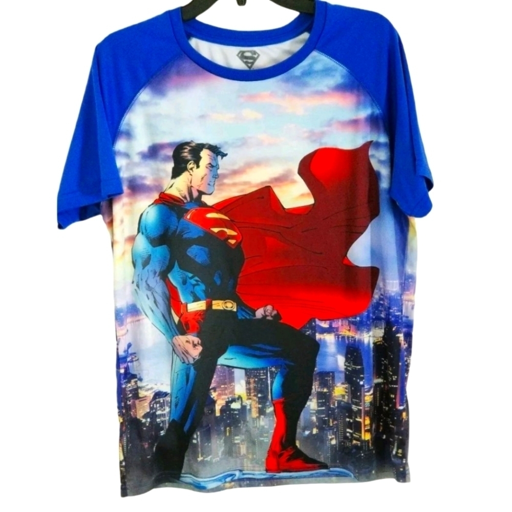 DC comics Superman men's Youth Tshirt 👕 size M🔥5$ If You Get Bundle🔥